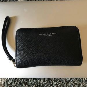 Marc Jacob’s phone zip wallet wristlet